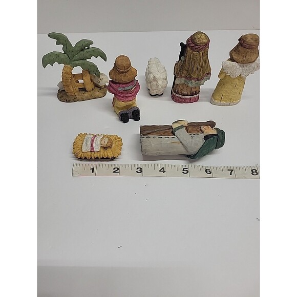 NATIVITY SET RESIN 7 PIECE 4” TABLETOP NATIVITY - Picture 10 of 14